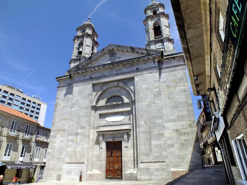 Hostal la Colegiata Vigo Esterno foto