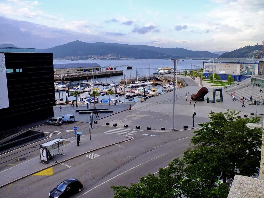 Hostal la Colegiata Vigo Esterno foto